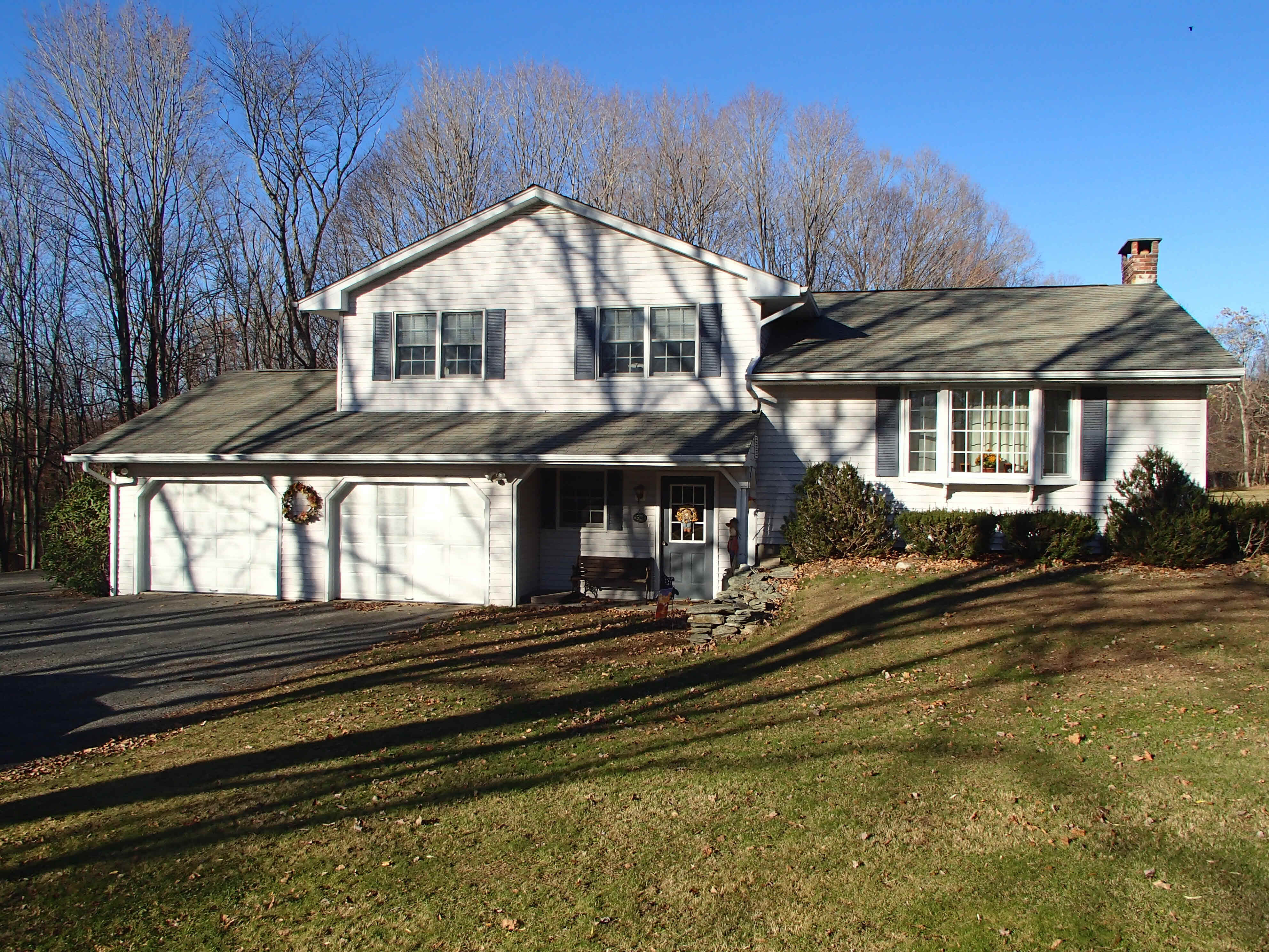 Building photograph for 400 HUT HILL RD